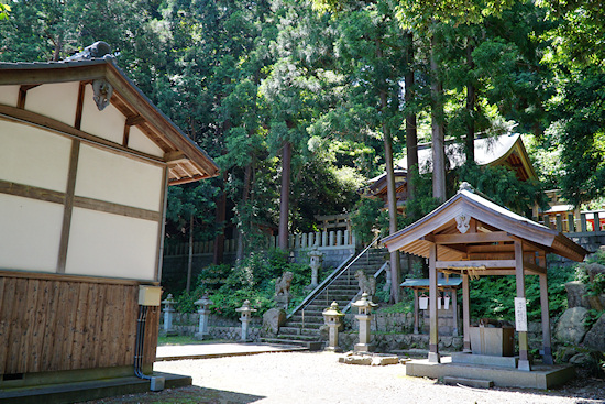 剱神社の社殿