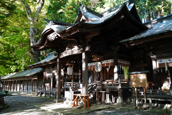 手長神社拝殿