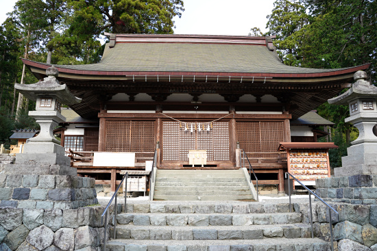 久津八幡宮拝殿