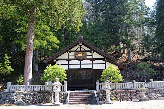 夏厩八幡神社社殿