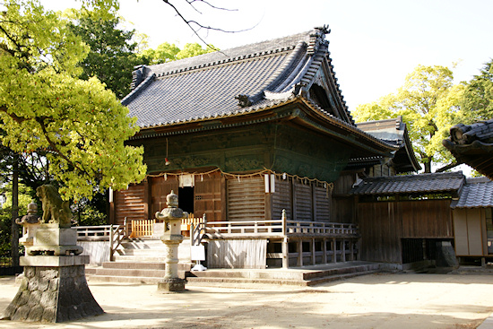 羽利神社拝殿・本殿