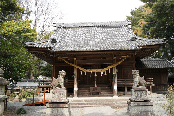 春日神社拝殿