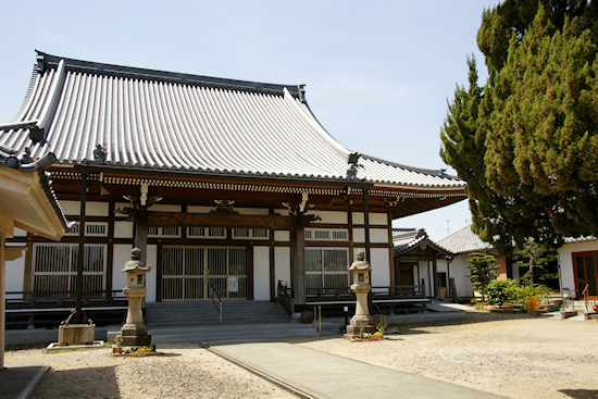 龍讃寺本堂