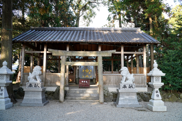中原神社拝殿