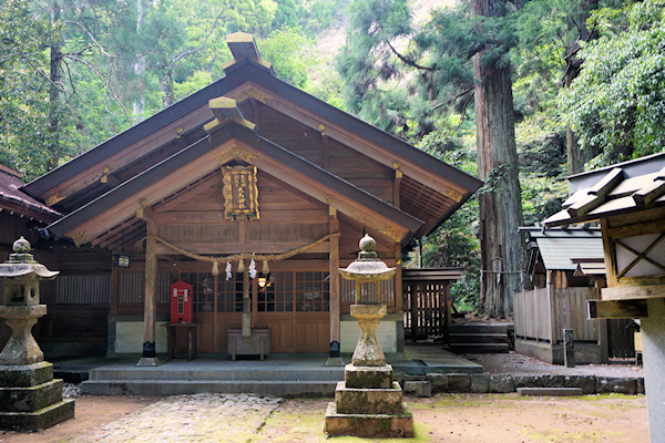 大馬神社拝殿