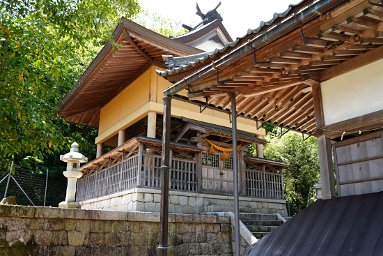 草岡神社本殿