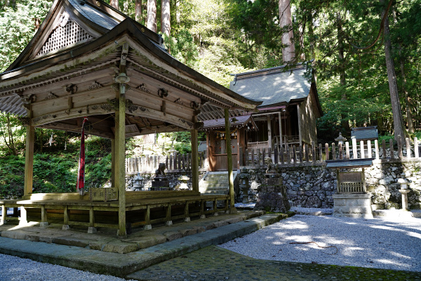 大皇器地祖神社拝殿・本殿