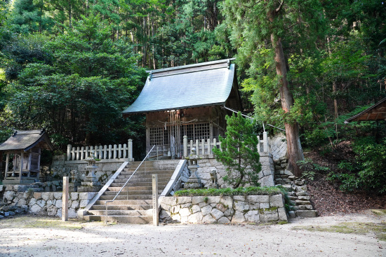 白杉神社