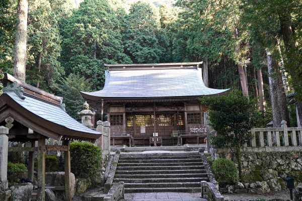 いそ部神社拝殿