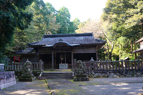 盈岡神社社殿