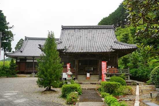 大泰寺薬師堂と本堂