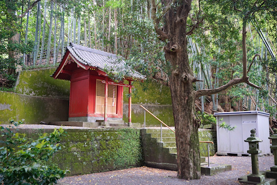 神野川地主神社本殿