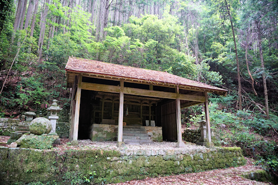 甲明神社本殿