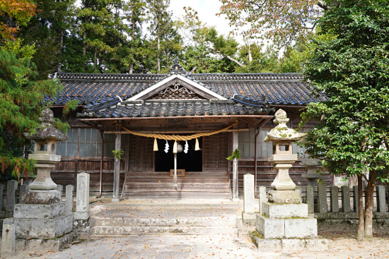 美甘神社拝殿