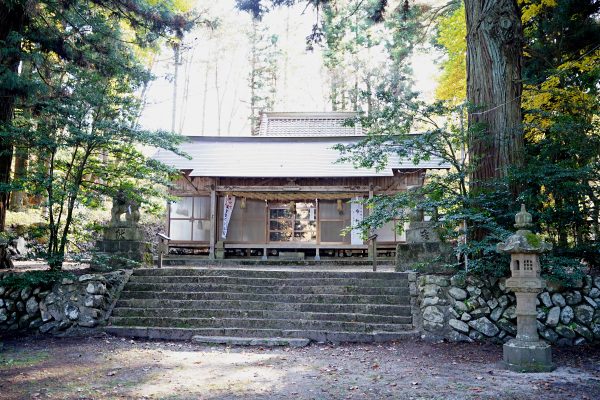 多賀山神社拝殿