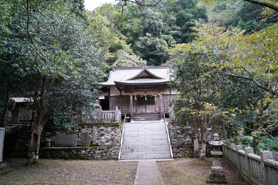 大利八幡神社拝殿
