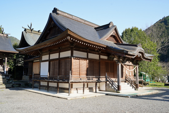 白人神社社殿