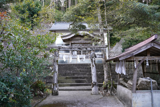 宍喰八幡神社拝殿