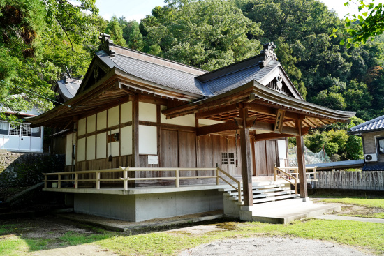 正八幡宮の拝殿