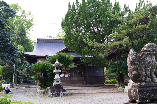 諏訪神社拝殿