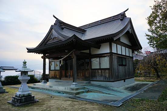 高部神社社殿