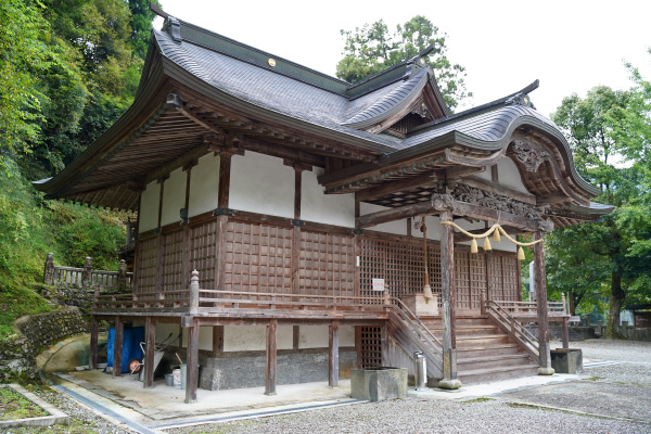 馬岡新田神社拝殿