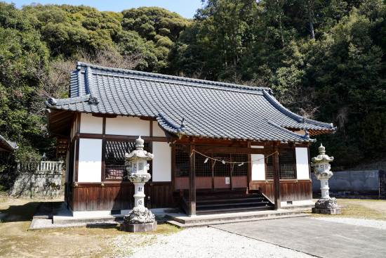 春日神社拝殿