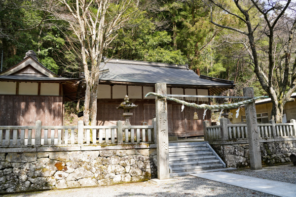 杉王神社社殿